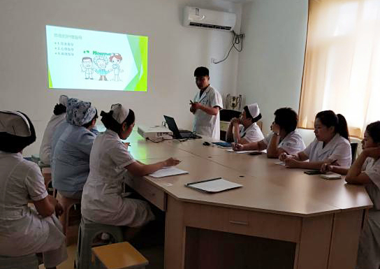 专项培训 专科特色-----护理部组织血净患者住院期间专项宣教培训