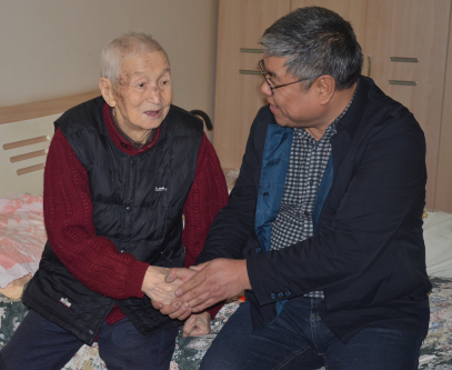 回顾历史、启航未来——我院院领导拜访医院奠基人