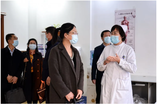 山西省卫健委科教处处长李志华一行莅临太原和平医院进行教学医院调研工作