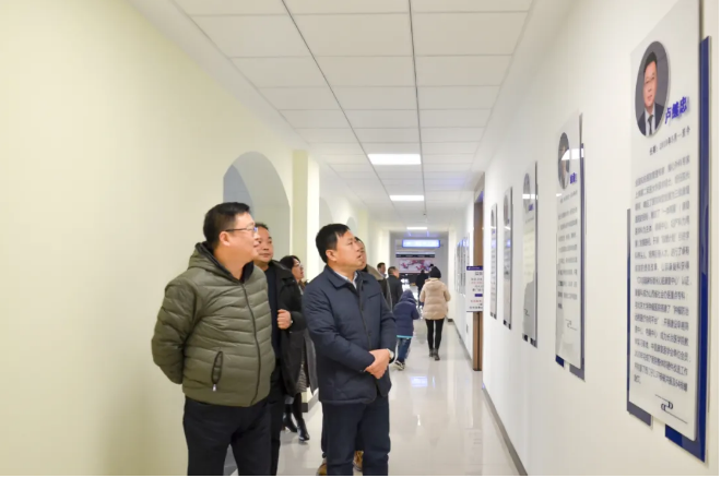 万柏林区卫生健康和体育局局长王建明一行莅临我院指导医院转型发展工作