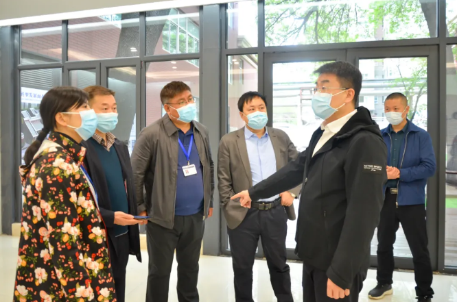 山西省卫健委、太原市卫健委、万柏林区卫体局领导莅临我院调研新冠疫苗接种工作