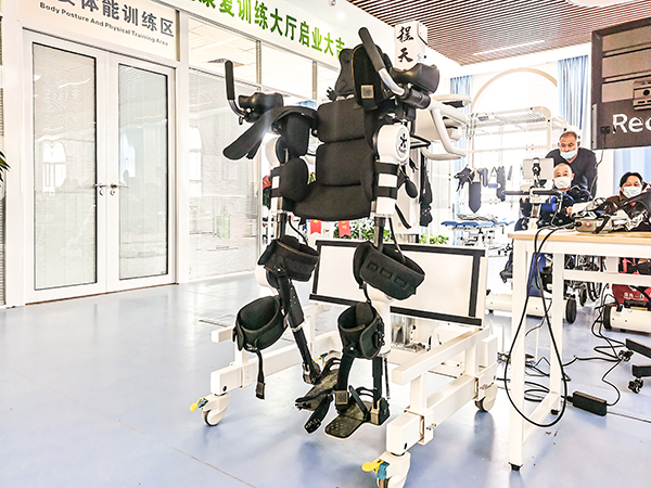 外骨骼机器人.jpg